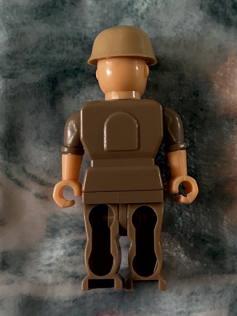 Military Minifigure Soldier with Tan Helmet - Picture 2 of 3
